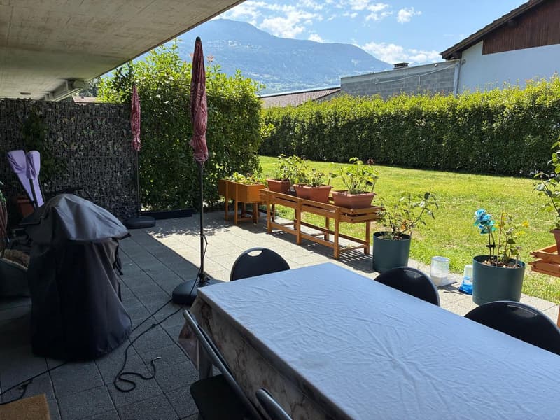 REZ avec terrasse et accès pelouse – 2 places de parc (3)