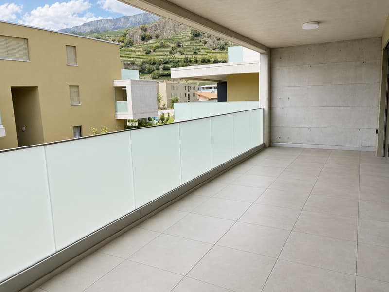 1er étage – Neuf – Places de parc intérieure – Grand balcon (2)