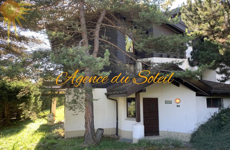 Idéal pour une famille, ce magnifique et spacieux chalet à 8 mn en voiture du centre de la station ! | homegate.ch