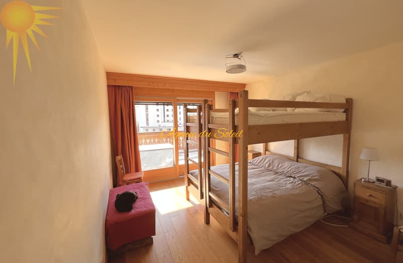 Emplacement privilégié ! Élégant appartement de standing de 3,5 pièces avec vaste terrasse orientée est! (7)