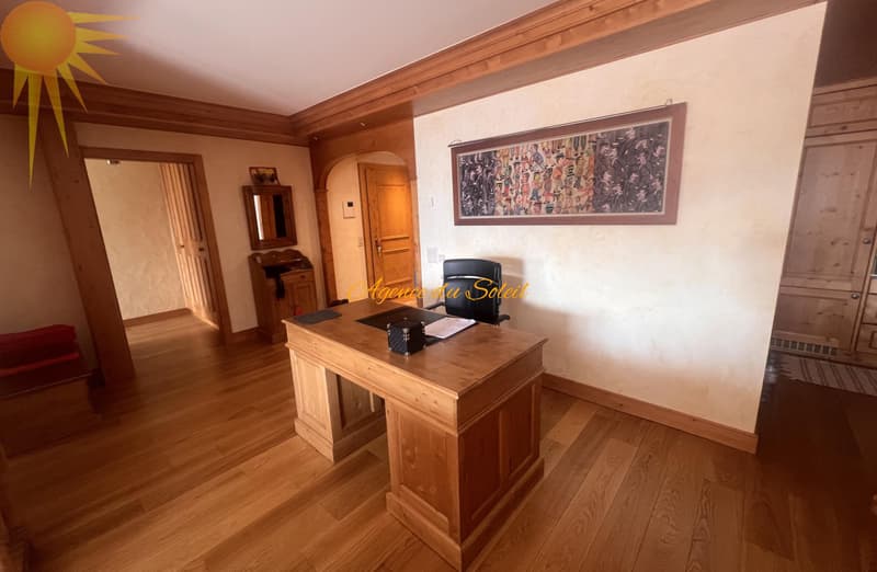 Emplacement privilégié ! Élégant appartement de standing de 3,5 pièces avec vaste terrasse orientée est! (5)