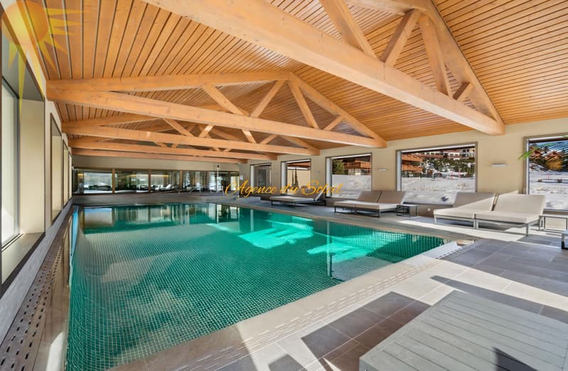 Luxueux appartement de 5.5 pièces en plein centre de la station et en bordure directe du golf ! (2)