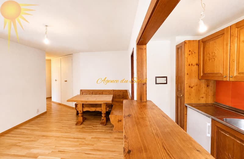Adorable pied-à-terre de 3.5 pièces à proximité du funiculaire de Montana ! (2)