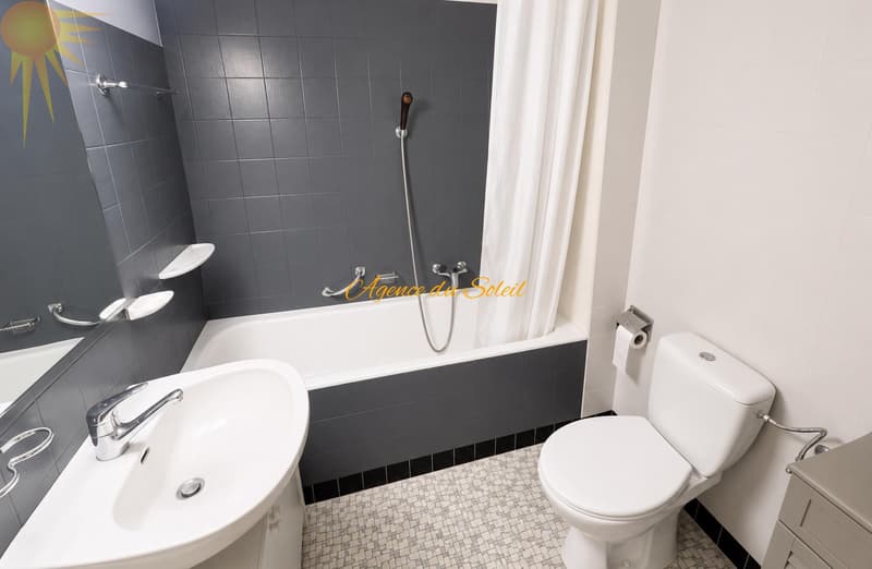 À louer (septembre à novembre) ce cosy et vaste studio au centre de Crans ! (8)