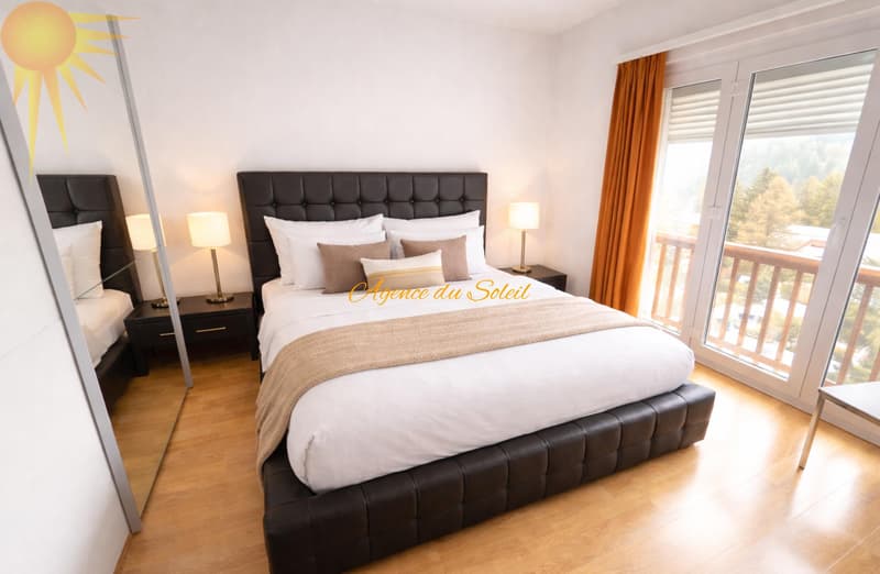 À louer à la saison d'hiver : Bel appartement 2.5 pièces au bord du golf 18 trous et parking devant l'immeuble ! (5)
