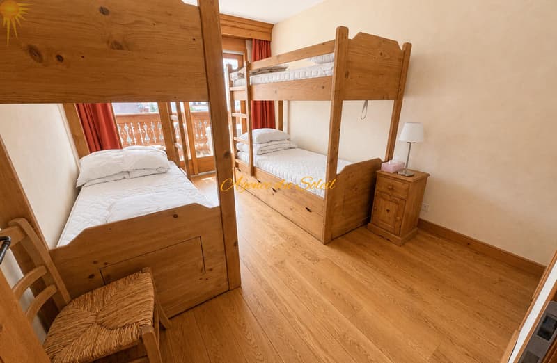Plein coeur de Crans ! Élégant appartement de standing de 3,5 pièces avec vaste terrasse orientée est! (8)