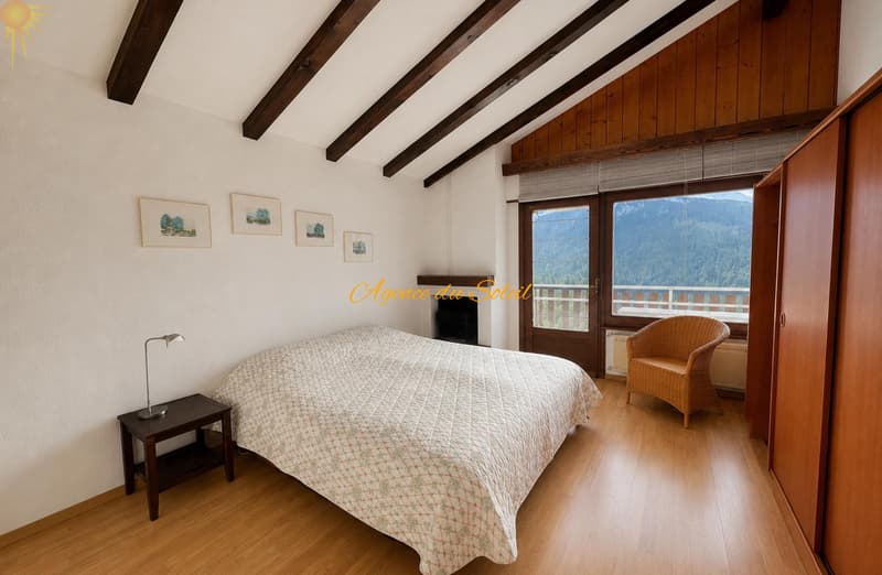 Maison à fort potentiel comprenant 2 appartements séparés, située à 5 minutes en voiture de Crans-Montana ! (10)