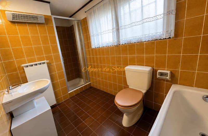 Maison à fort potentiel comprenant 2 appartements séparés, située à 5 minutes en voiture de Crans-Montana ! (7)