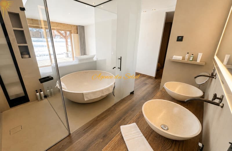 Luxueux appartement de 5.5 pièces en plein centre de la station et en bordure directe du golf ! (8)
