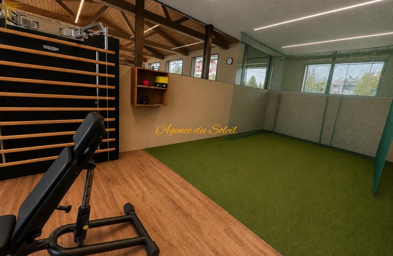 Luxueux appartement de 5.5 pièces en plein centre de la station et en bordure directe du golf ! (9)