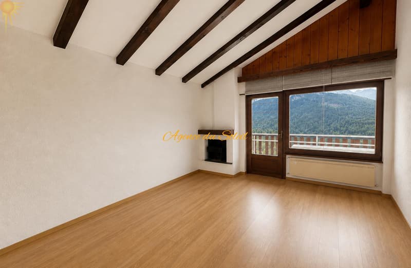 Fort potentiel pour cette maison comprenant 2 appartements séparés, située à 5 minutes en voiture de Crans-Montana ! (11)