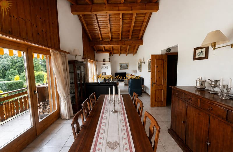 Superbe chalet familiale dans un emplacement privilégié verdoyant et calme à Crans ! (6)