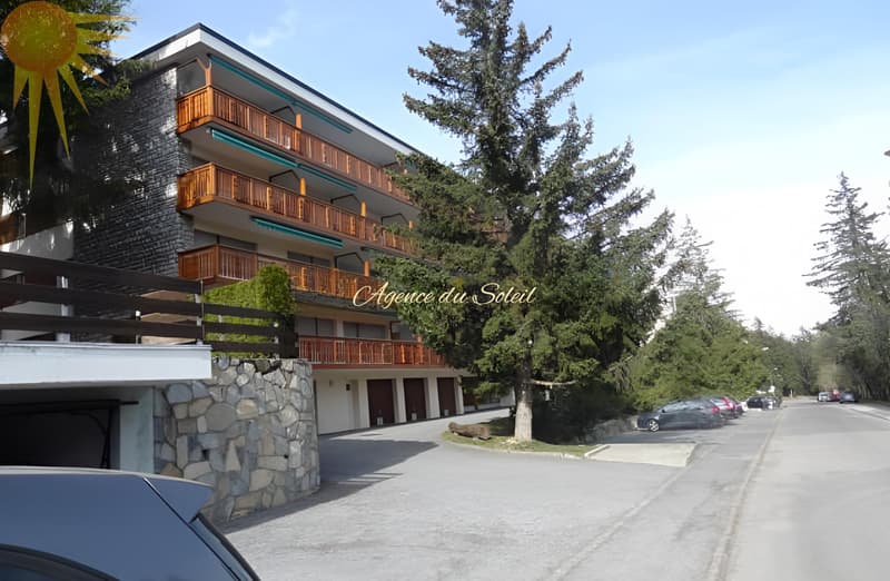 À louer (au mois) à partir du 1er février 2027 ce vaste studio sud à proximité du centre de Crans ! (8)