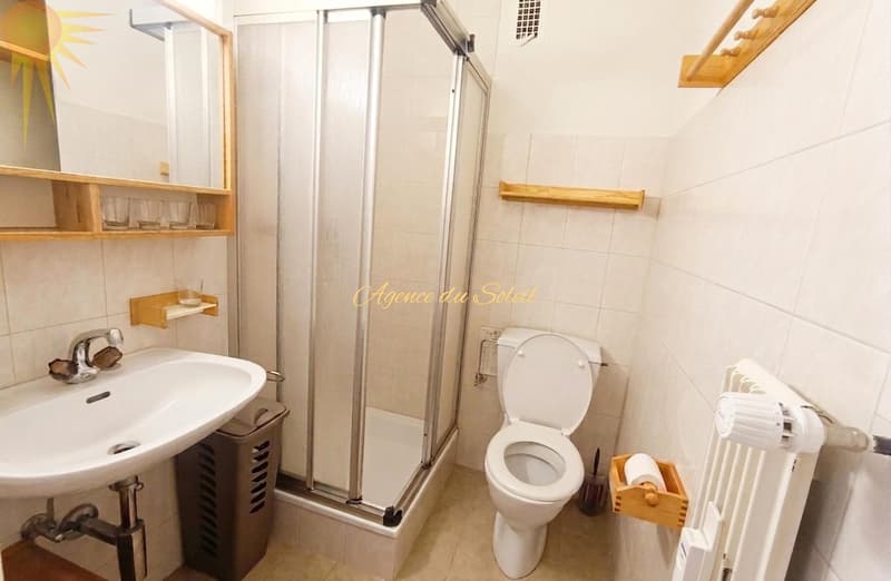 À louer à la saison : Agréable appartement 2.5 pièces en plein coeur de Crans ! (8)
