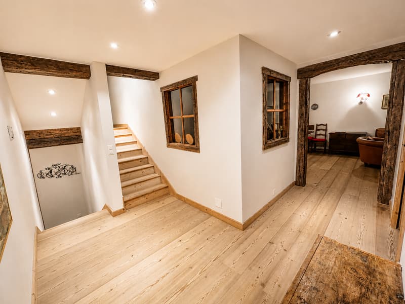 À louer à la semaine : Appartement Ski-in, Ski-out de 5.5 pièces avec 2 places de parc intérieurs, à Montana ! (6)