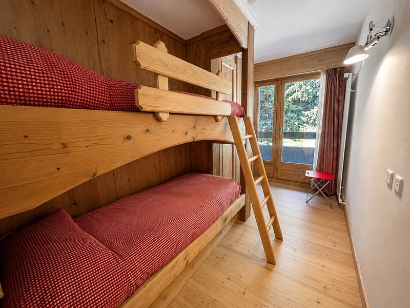 À louer à la semaine : Appartement Ski-in, Ski-out de 5.5 pièces avec 2 places de parc intérieurs, à Montana ! (13)