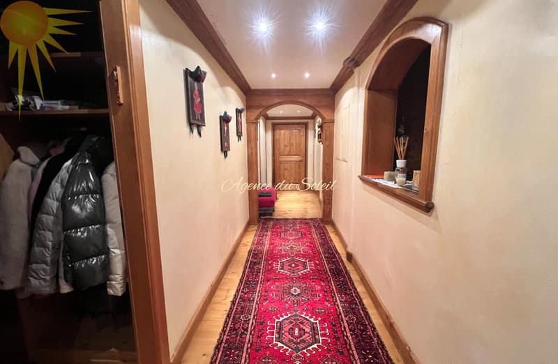 Cadre exceptionnel pour ce lumineux 5.5 pièces d'angle avec grande terrasse plein sud ! (8)