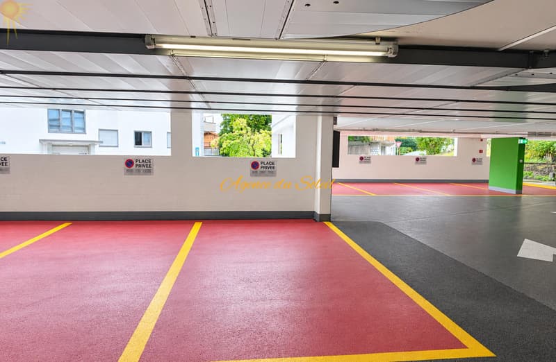 Disponible de suite ! Place de parc à louer en plein centre de Montana ! (2)