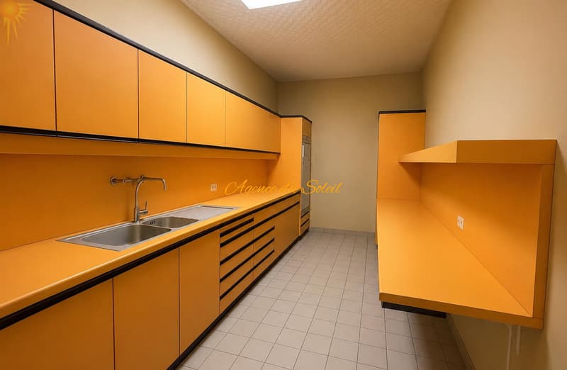 Emplacement très recherché ! Spacieux local commercial de 228 m² au sein de la station ! (3)