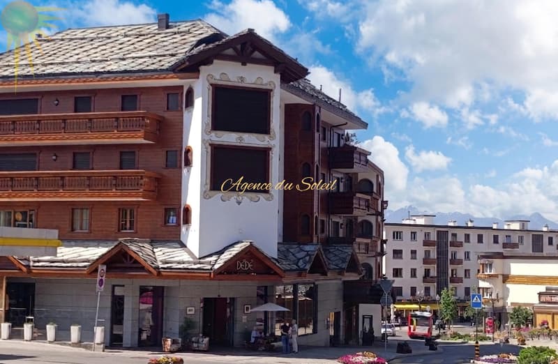 Au coeur de Crans ! Élégant appartement de standing de 3,5 pièces avec vaste terrasse orientée est! (2)
