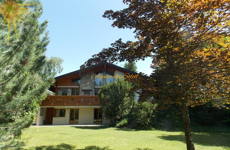 Très beau Chalet de 7.5 pièces sur un grand terrain arborisé ! (1)