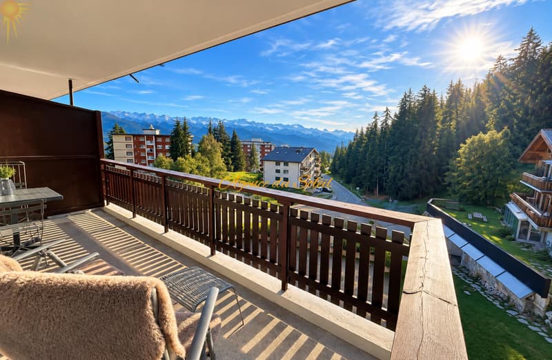 Splendide appartement ski-in/ski-out, traversant d'angle, de 3.5 pièces, à Montana ! (2)