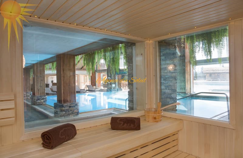À louer à la semaine (disponible du 12 décembre au 2 janvier) : magnifique grand studio sud avec une superbe vue à Crans ! (13)