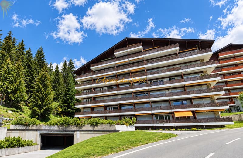 Splendide appartement ski-in/ski-out, traversant d'angle, de 3.5 pièces, à Montana ! (11)