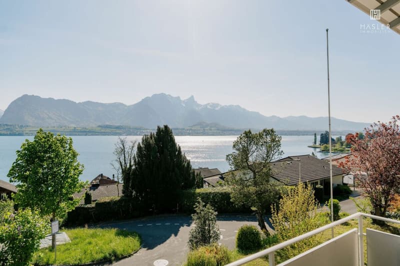 2-Familienhaus mit Panoramablick auf Thunersee und Alpenkette (4)