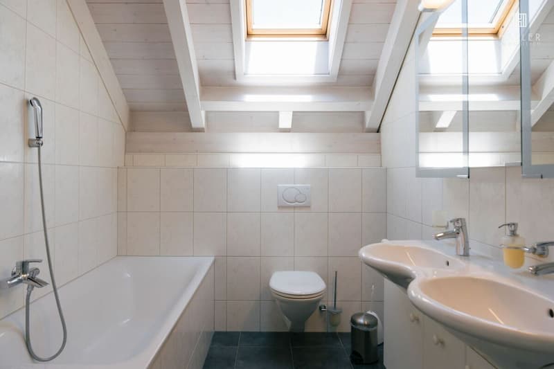 4½-Zimmer-Maisonette-Wohnung auf 3 Etagen zwischen See und Berge (10)