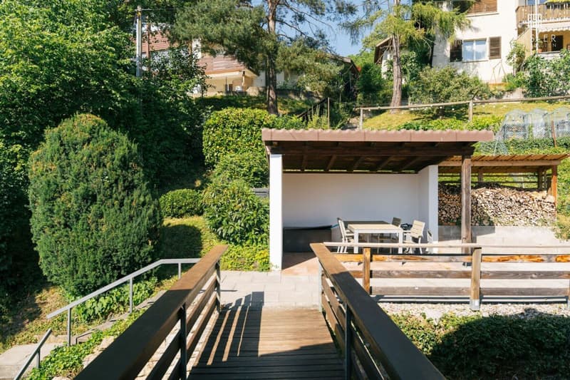 2-Familienhaus mit fantastischem Ausblick und Baulandreserve (8)