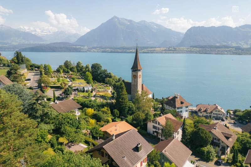 2-Familienhaus mit fantastischem Ausblick und Baulandreserve (4)