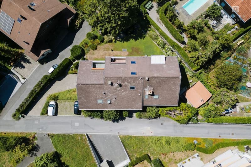 Charmante 2½-Zi-Dachwohnung - ein Zuhause mit Weitblick und Feriengefühl (3)