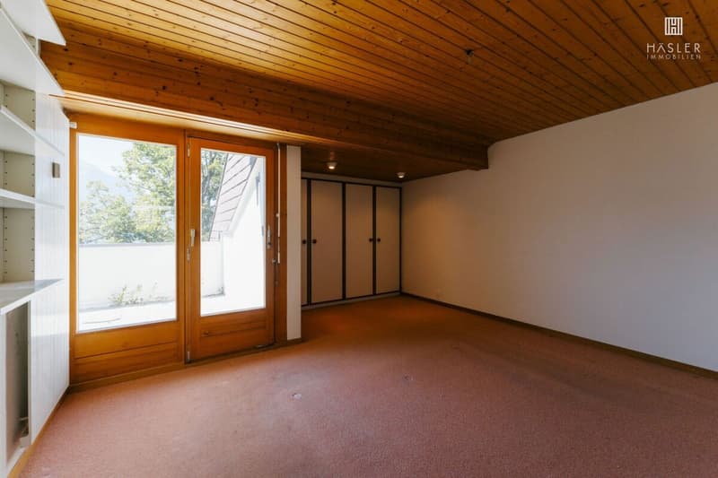 Charmante 2½-Zi-Dachwohnung - ein Zuhause mit Weitblick und Feriengefühl (12)