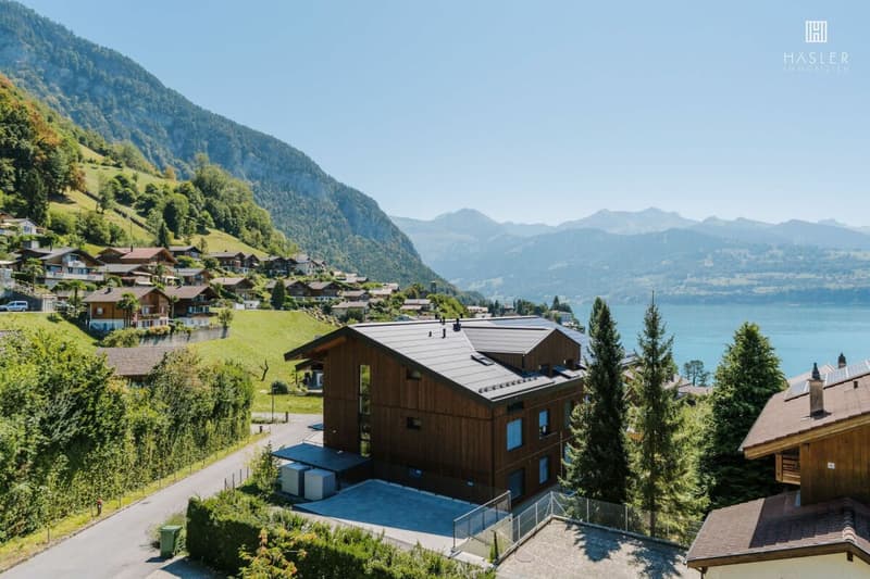 Charmante 2½-Zi-Dachwohnung - ein Zuhause mit Weitblick und Feriengefühl (4)
