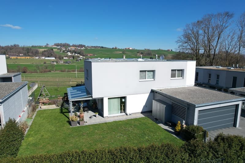 Charmante villa familiale moderne avec jardin (2)