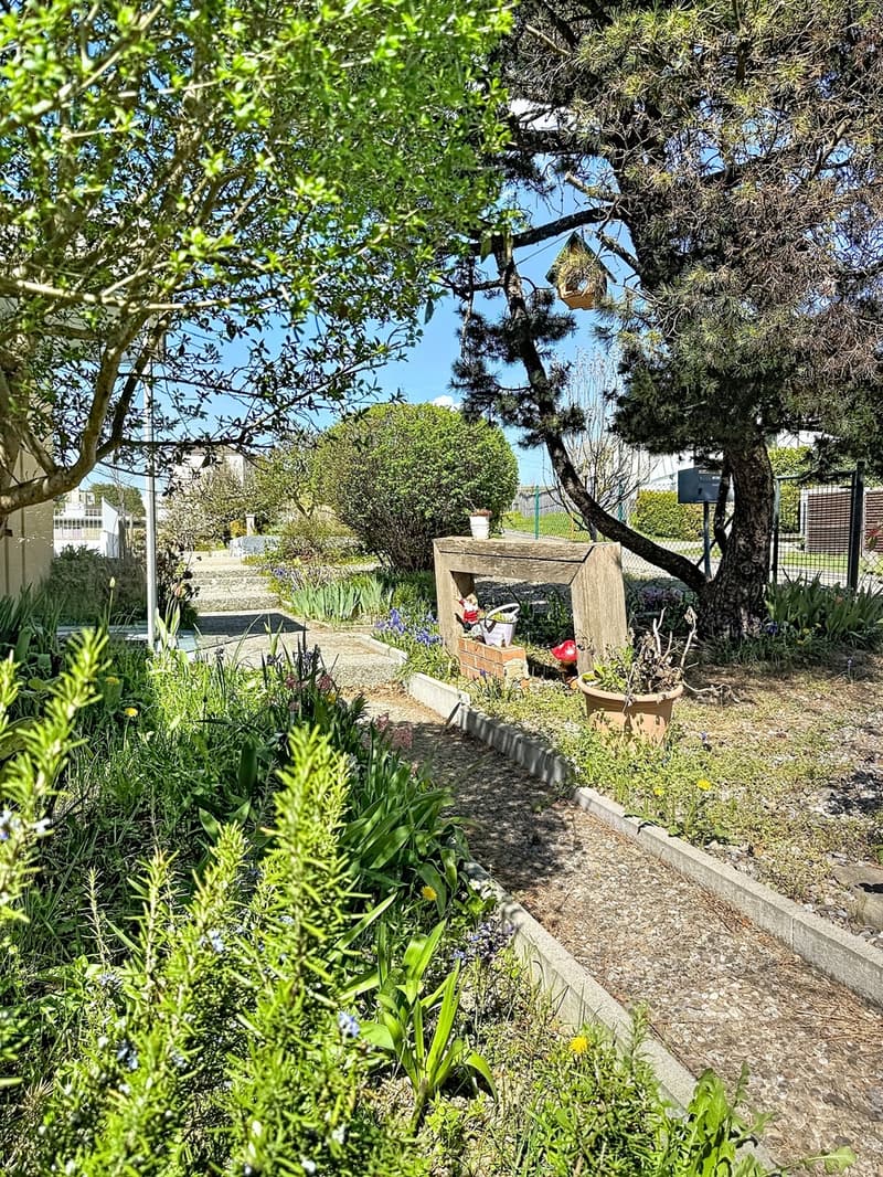 Villa jumelée de 5.5 pces Récemment rénovée A 2 pas de tout ! (11)