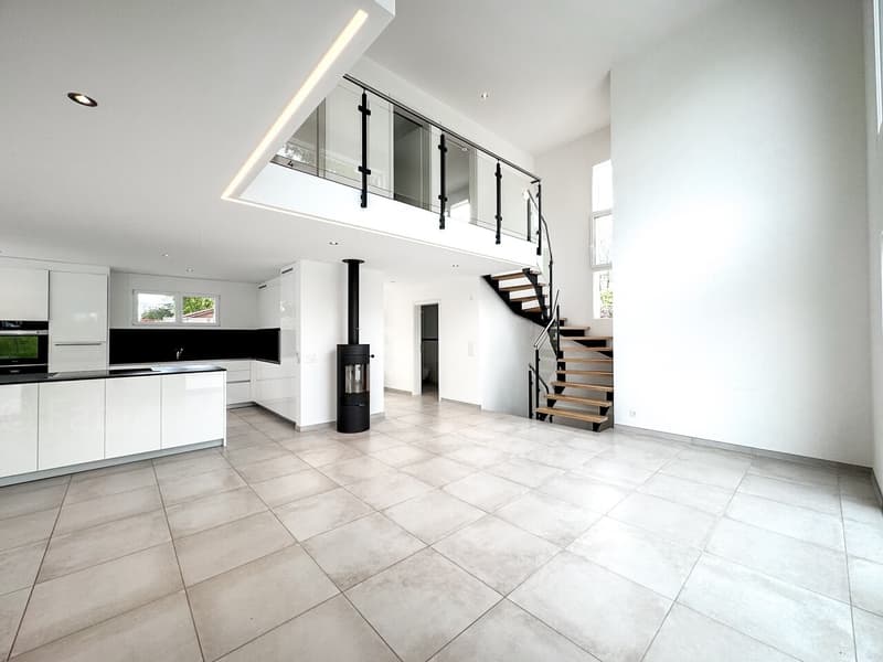 Magnifique villa de 4.5 pces avec piscine Vue sur le lac (11)