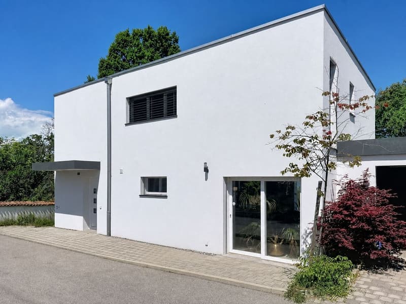 Magnifique villa de 4.5 pces avec piscine Vue sur le lac (3)