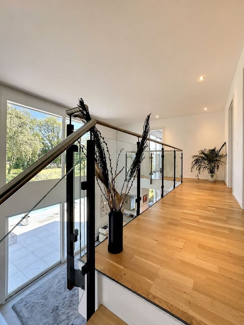 Magnifique villa de 4.5 pces avec piscine Vue sur le lac (12)