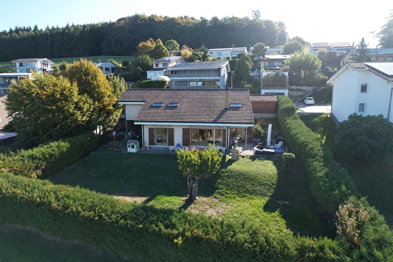 Maison familiale avec beau potentiel (7)