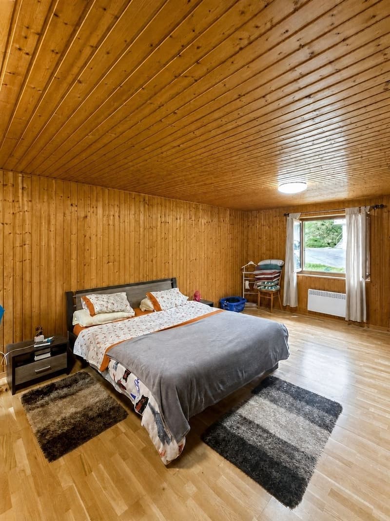 Maison familiale avec beau potentiel (3)