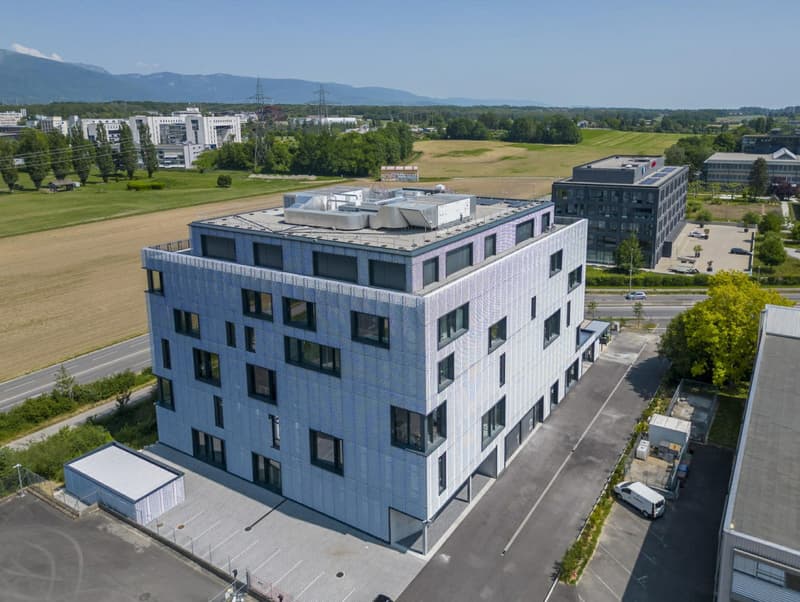 766 m² de surface d'activité au coeur de la ZIMEYSA (1)