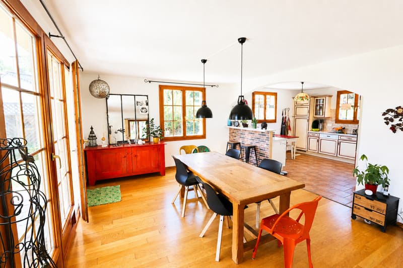 Villa individuelle de 5.5 pièces au centre du village (8)