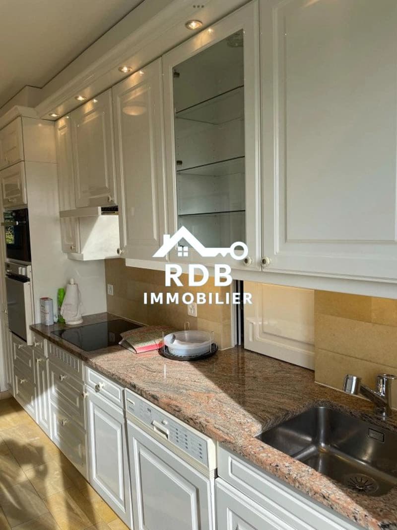 Magnifique appartement de 5.5 pièces, médian, 145m2 au 9ème et dernier étage. (7)