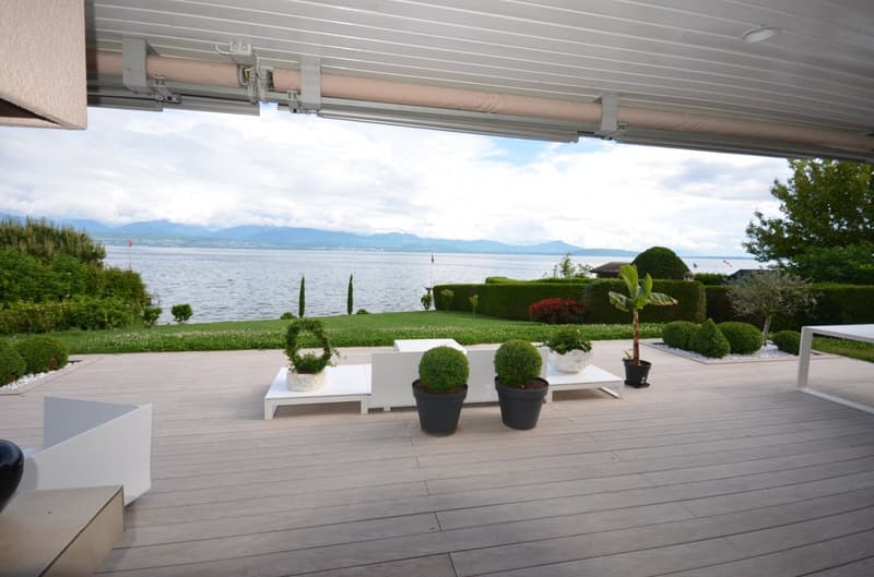 Une propriété avec deux villas séparées, un accès direct au lac. (2)