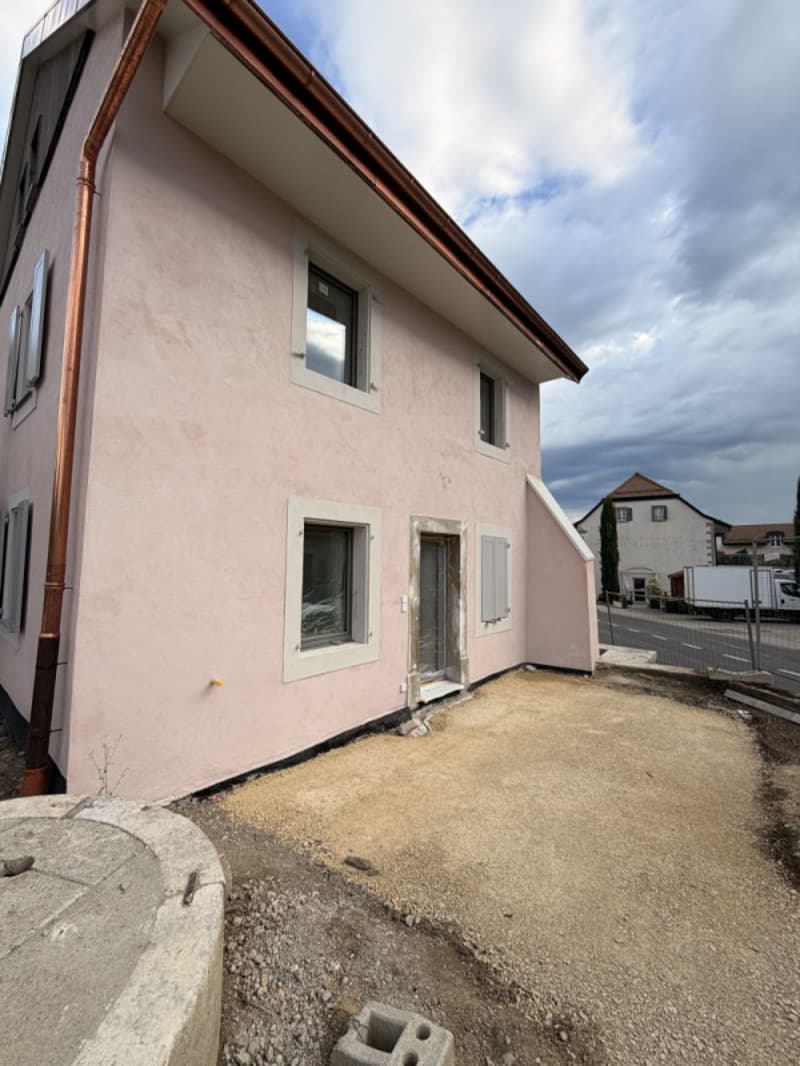 Charmant 2,5 pièces de plain-pied entièrement rénové (1)