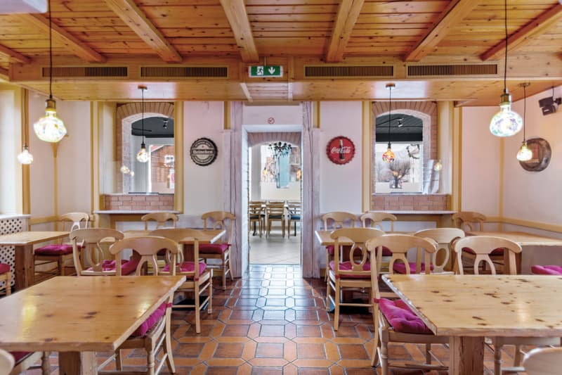 Restaurant salle intérieure