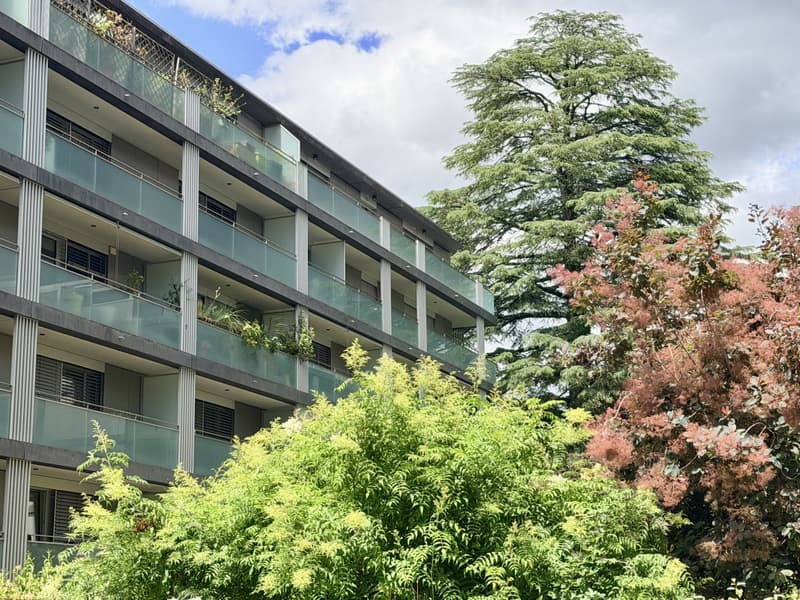 Appartement contemporain avec vue dominante sur Genève, dans un écrin de verdure (9)