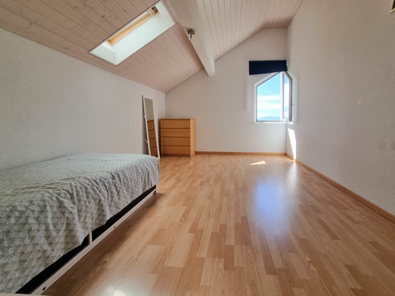 Appartement duplex lumineux avec balcon dans un cadre résidentiel privilégié (8)